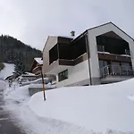 Dream House *