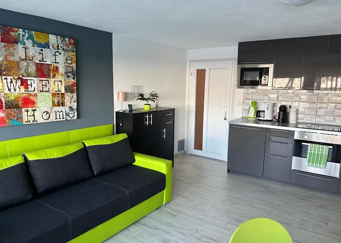 Dream House Apartment *